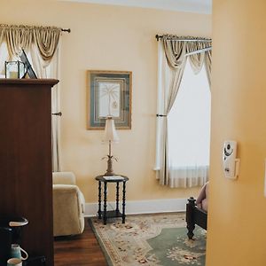 Palmetto Palm Suite